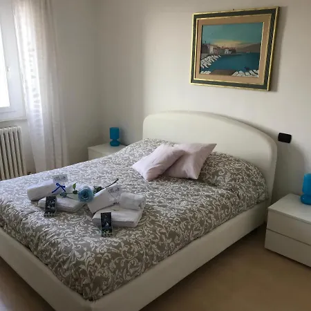 Il Poeta Sul Mare Bed & Breakfast